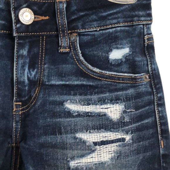 American Eagle Distressed Denim Shorts Midi - Picture 4 of 9